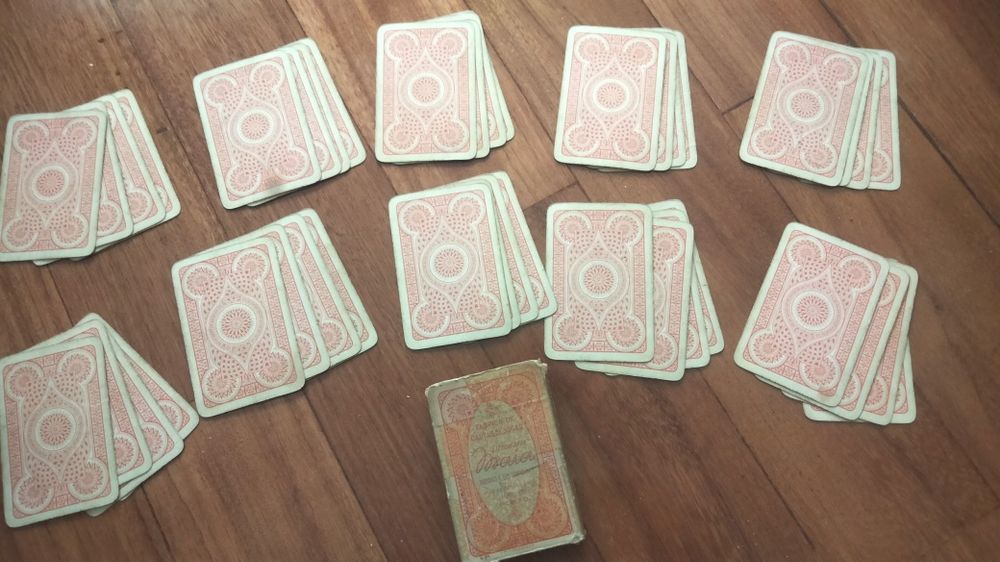 Vendo jogo de cartas antigo