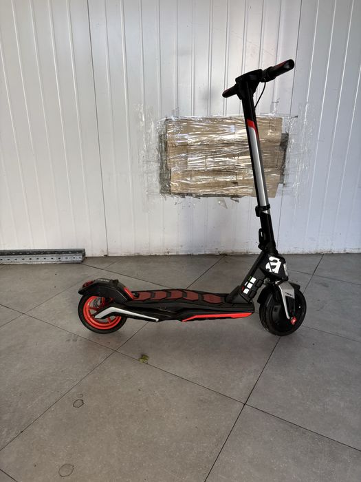 Електросамокат Aprilia — новий, оригінал