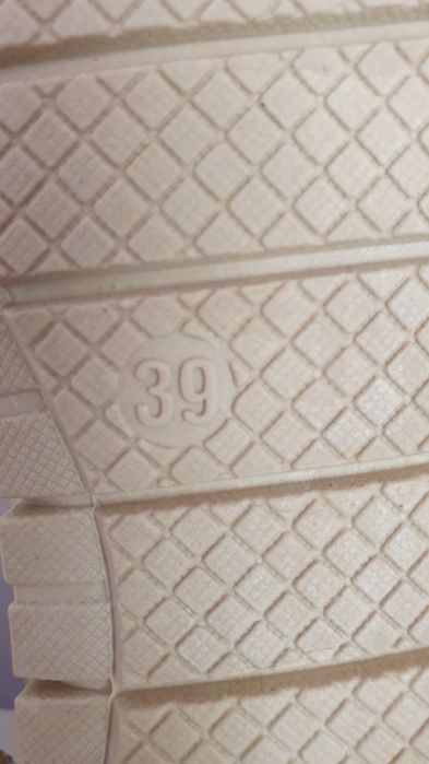Sneakersy nowe damskie z ozdobami rozmiar 39
