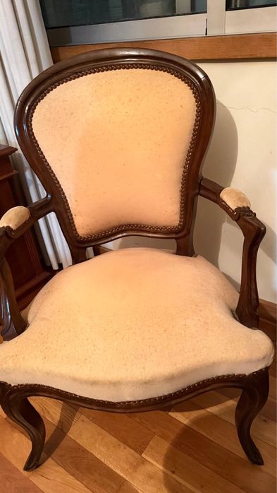 Cadeirões madeira e tecido