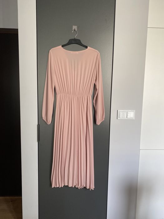 Elegancka sukienka pudrowy róż r. uniwersalny
