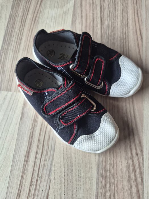 Nowe trampki dla chłopca zetpol rozmiar 26 na rzep