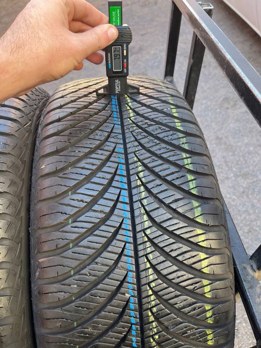 Шины бу 215 55 R 17 Goodyear vector4season всесезон резина комплект