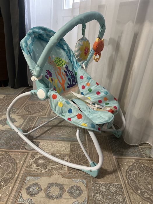 Дитячий шезлонг качалка.
