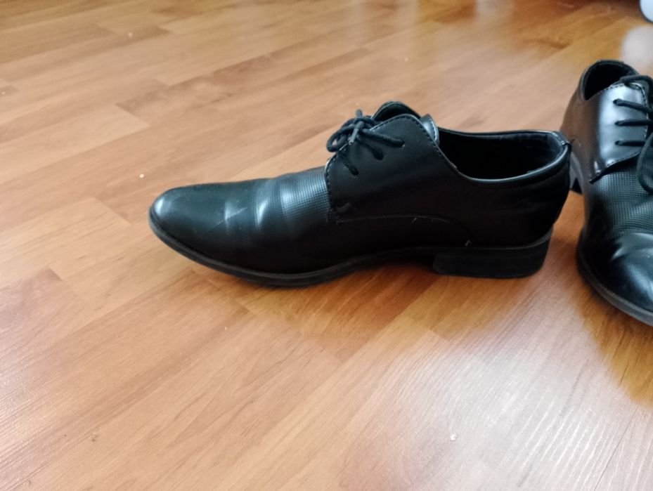 Eleganckie buty do garnituru chłopiencie rozmiar 38