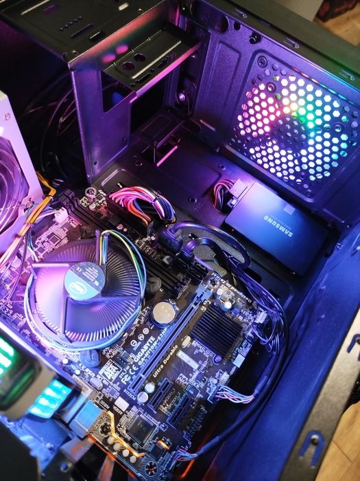 Gigabyte GA-H110M-S2HP (H110 PCI-E DDR4) + i5 7500 BOX