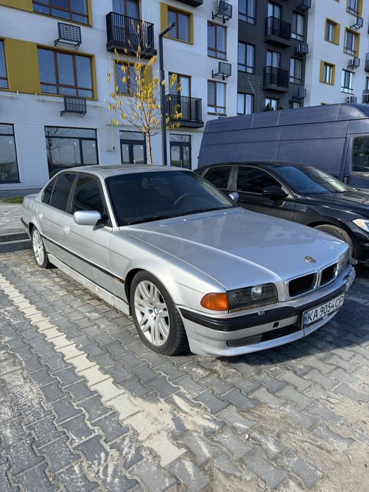 bmw 750i e38 на ходу