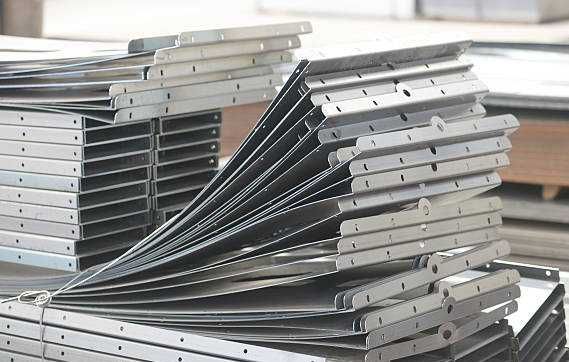 Гибка, вальцовка металла под заказ – качество, точность, надёжность