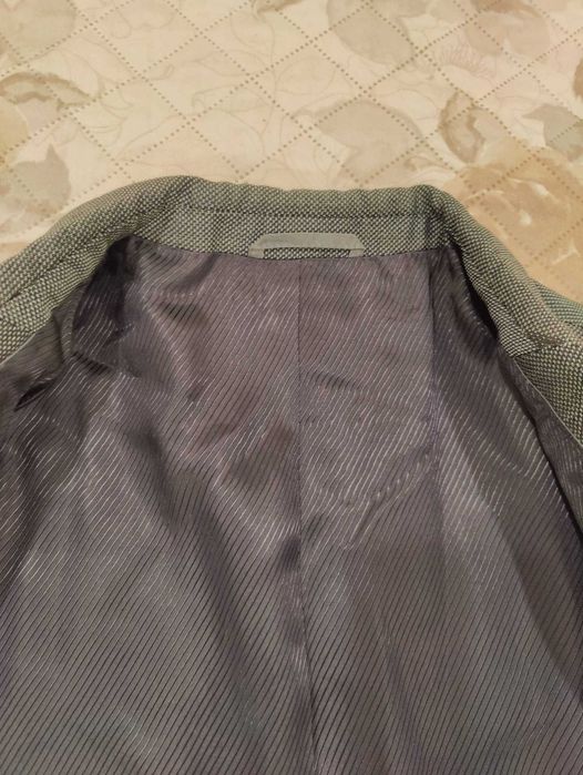Blazer Hugo Boss tam. L em excelente estado