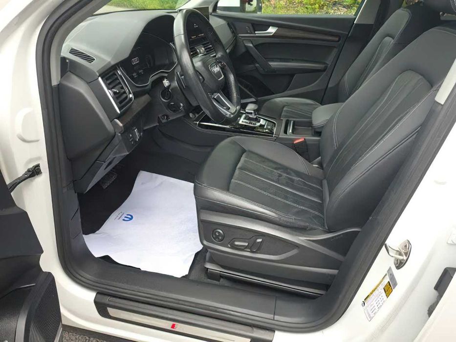 Audi Q5      2022