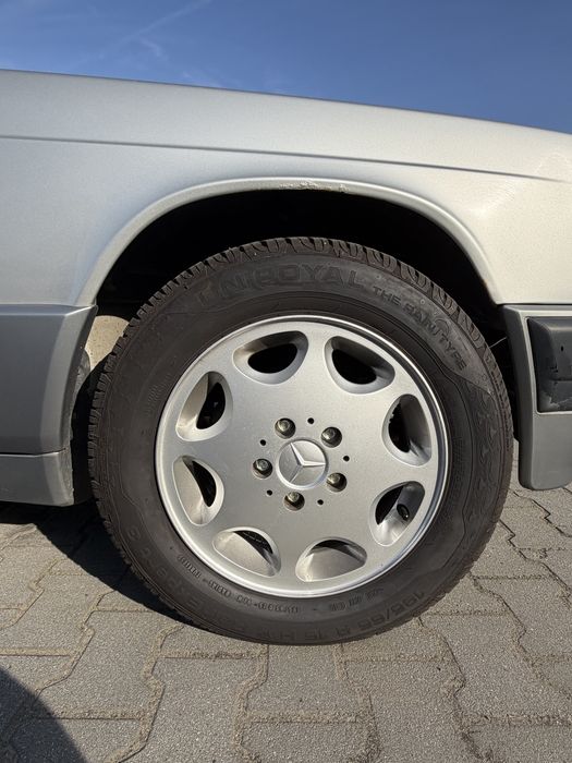 Mercedes W201 (190)