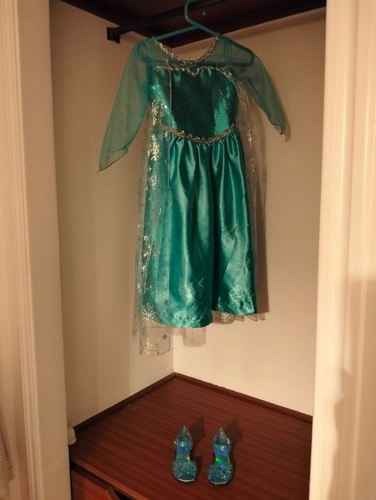 Conjunto Vestido e sapatos Frozen 3/4 anos
