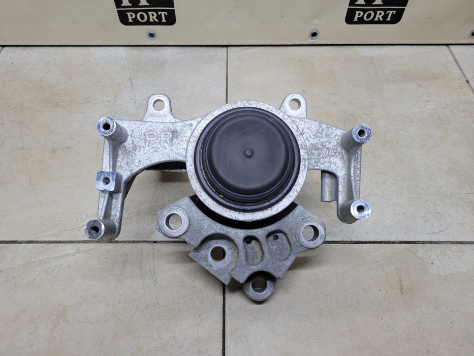 Подушка опора двигуна двигателя Nissan Rogue T33 2.5 2021