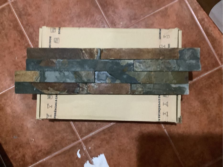 200 caixas de pedra antica