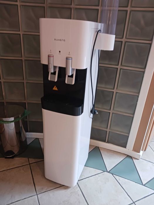 Dystrybutor do oddania za darmo (całość lub na części)