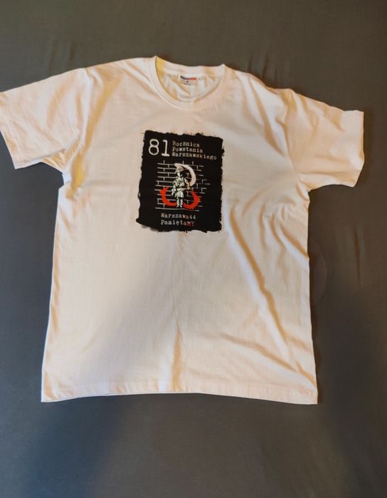 T-shirt biały z nadrukiem,  rozmiar L