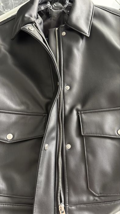 жіноча Zara косуха куртка жакет бомбер