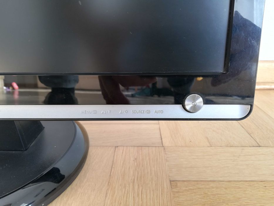 Monitor Samsung SyncMaster 223BW - 22 cale uszkodzony