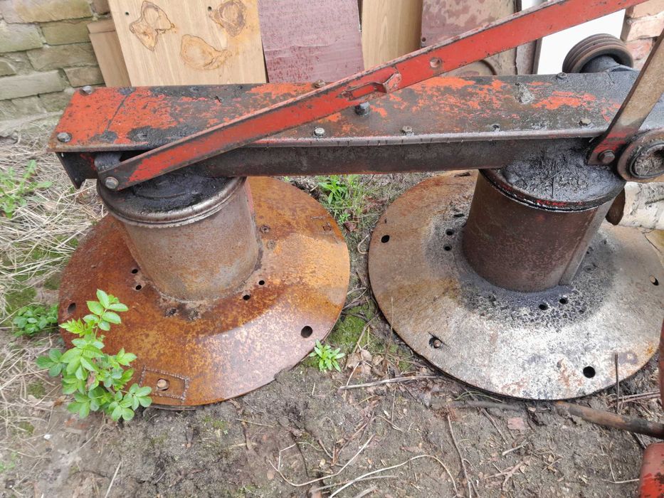 Zestaw części do kosiarki rotacyjnej 165cm,bębny bez luzów ale symeringi do wymiany.