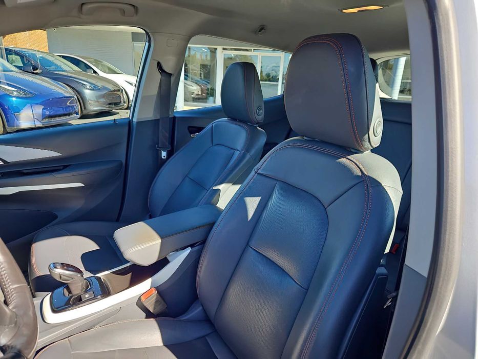 Chevrolet Bolt EV      2021