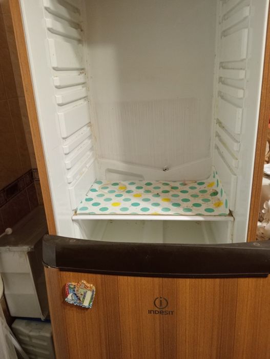 Холодильник indesit