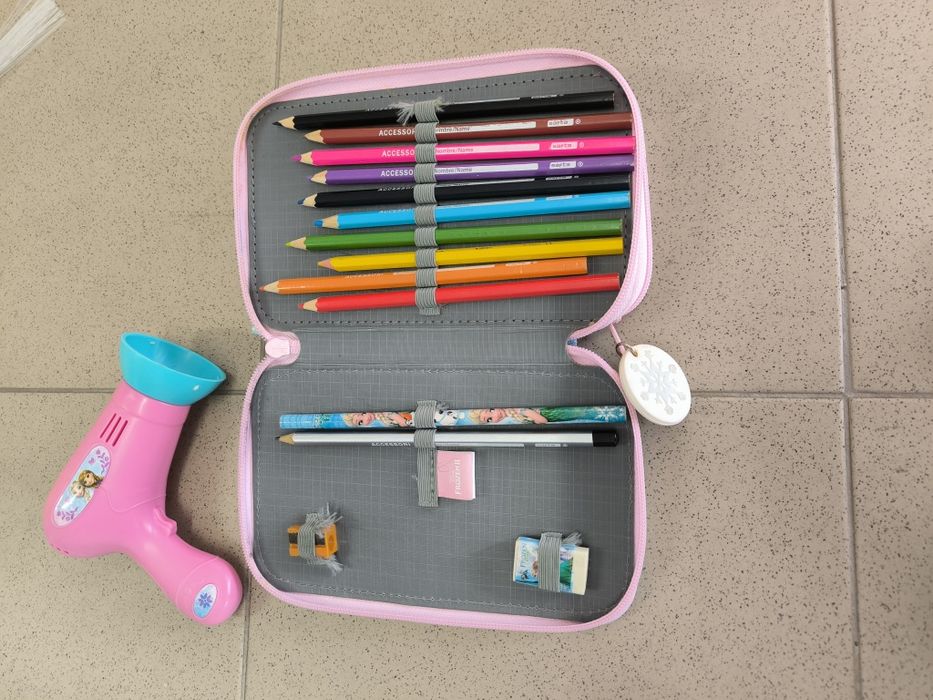 Estojo da Ana e Elsa com um secador incluído