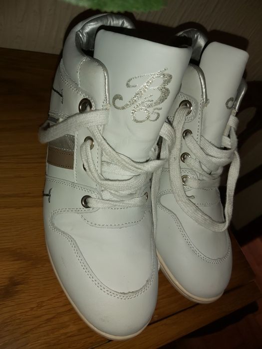 Tenis brancos Marca Carrera n. 38