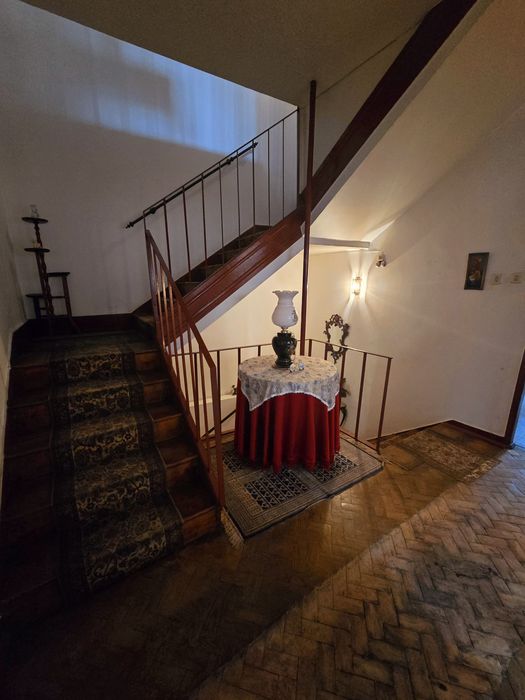 Prédio T5 + Loja Comercial com 3 Frações