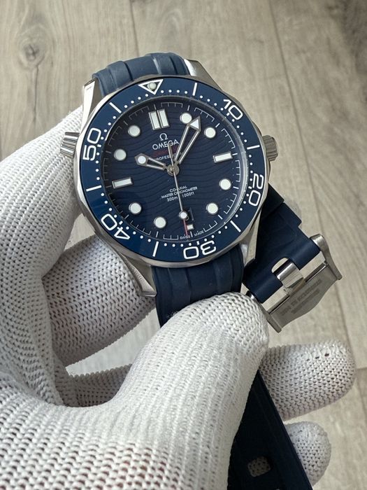 Швейцарские часы Omega Seamaster Diver 300M Master Co-Axial Blue