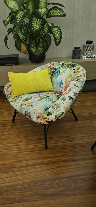 Poltrona para sala/ quarto.