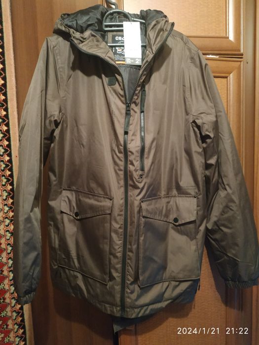 продам демисезонные куртку мужскую