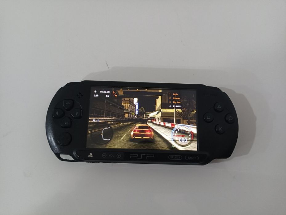 PSP Street e1004 desbloqueada 64gb