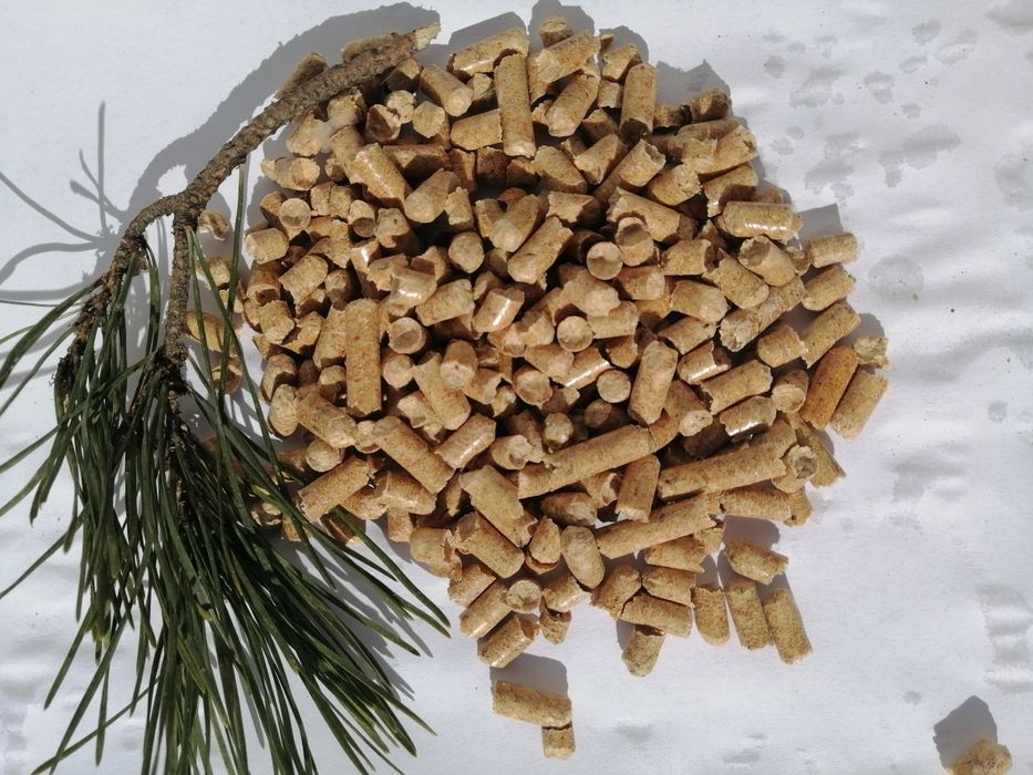 Pellet A1 6mm sosnowy certyfikowany.  15kg.