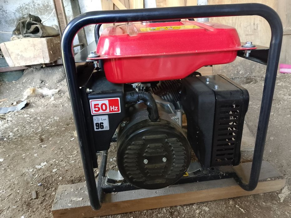 Генератор Hecht GG 3000(Чехія,)