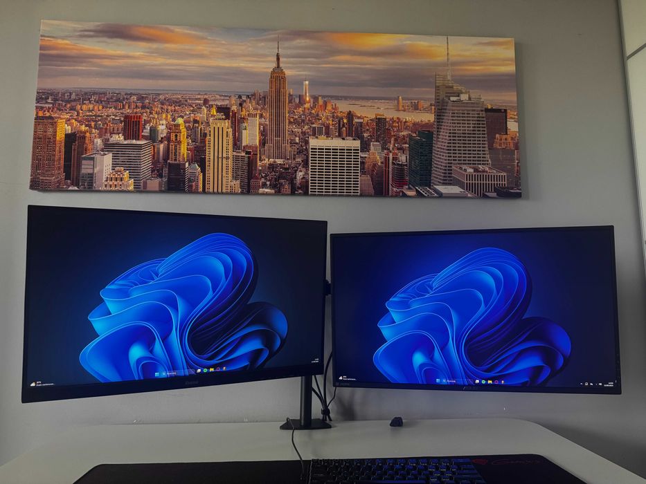2x MONITOR 27" | Komputer i5 12600K + RTX 3060 | 32GB RAM | 1TB SSD