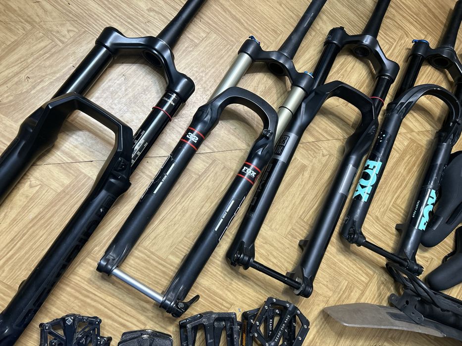 Коробка вело-запчастей , ящик вело-запчастин