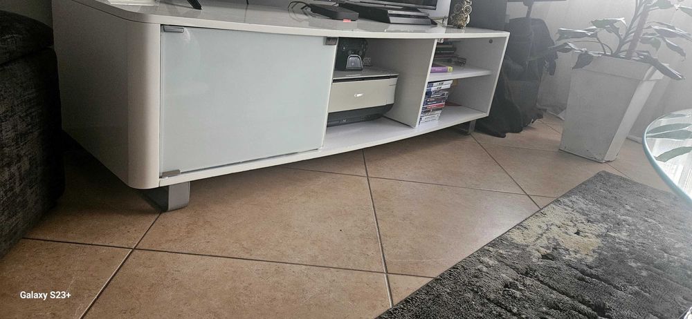 Móvel de TV e multimédia