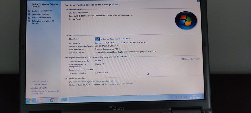Portátil Fujitsu Siemens – pronto a usar – Ideal para tarefas simples