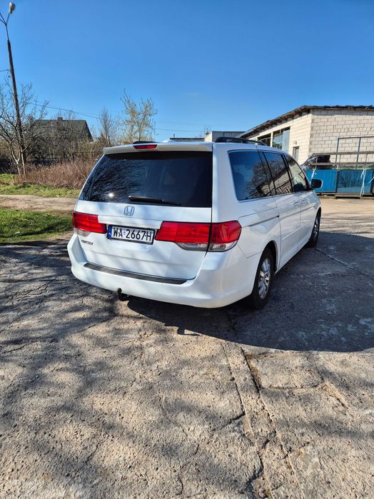 Honda Odyssey - gaz, hak, 8 osób - sprawdź!
