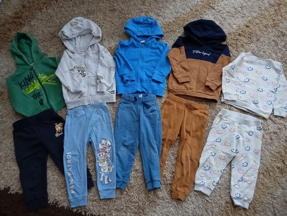 Зимова куртка на хлопчика 92 98 термо комбінезон зимові чобітки  худі