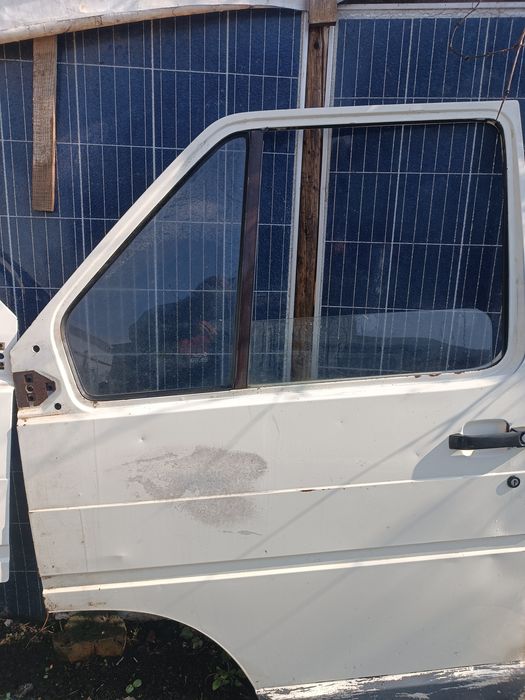 Двері від Renault Trafic передні 1981-1999рр ціна за 1 шт