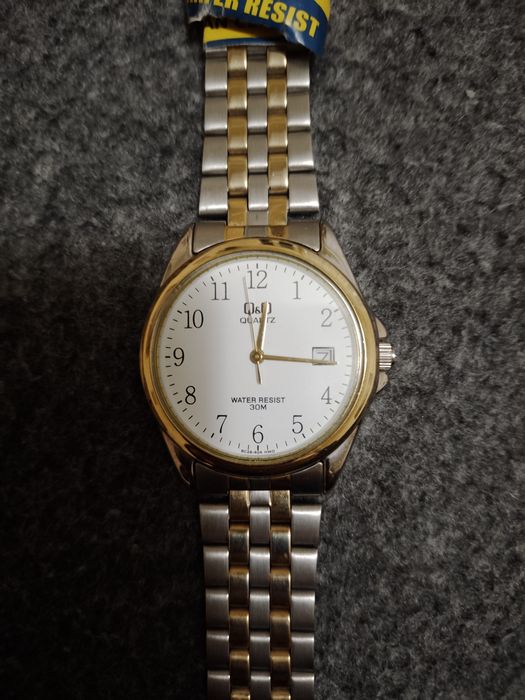Наручний кварцовий годинник Q&Q