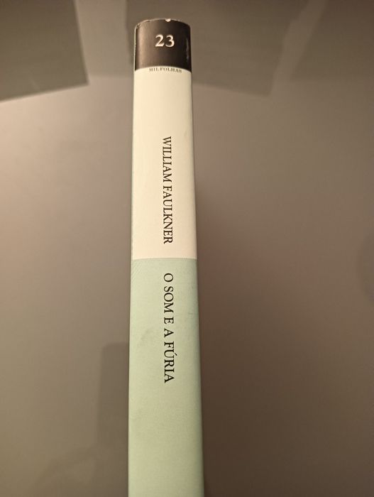 O Som e a Fúria, de William Faulkner;  Novo!*
