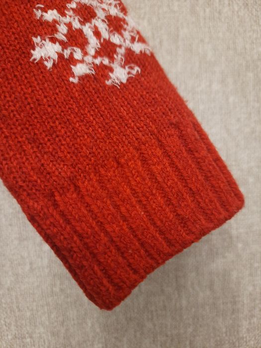 Свитер  тёплый для мальчиков  и для девочек. С новогодним принтом.