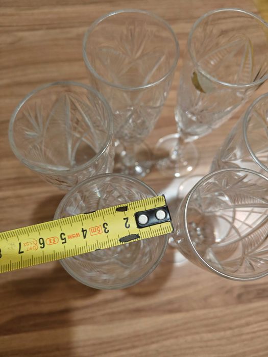 Кришталеві бокали під шампанське