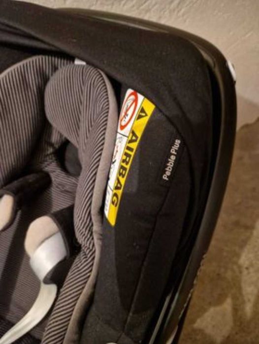 Carrinho bebé com ovo maxi-cosi.