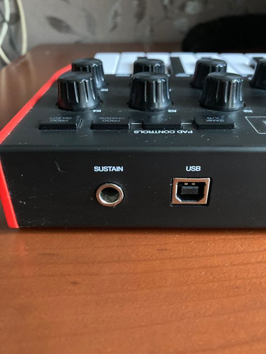 Міді-клавіатура Akai MPK MINI MK3