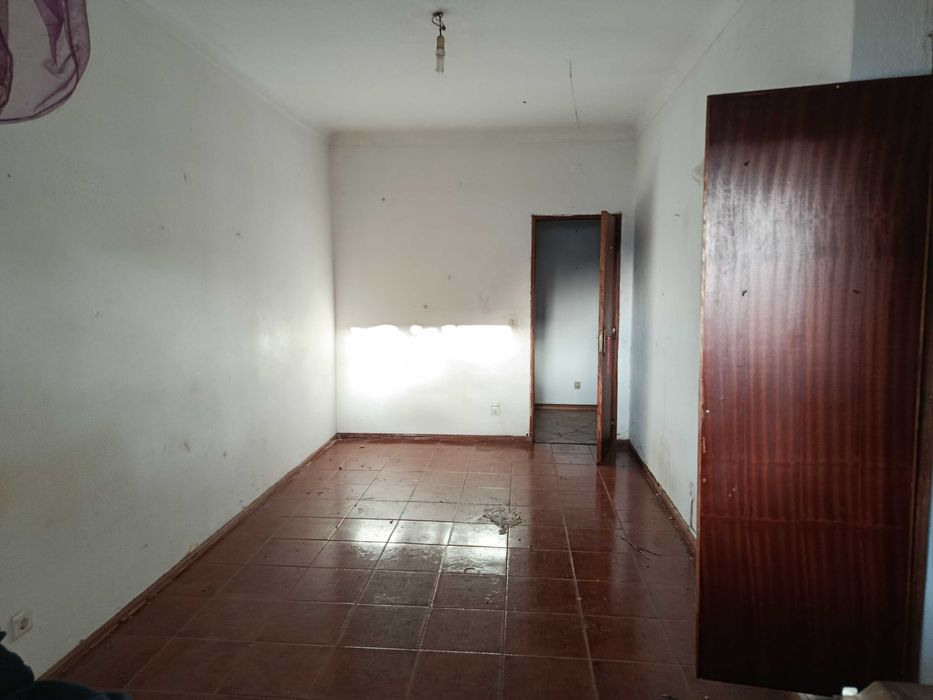 Moradia isolada com piscina em Azeitão terreno com 1863 m2