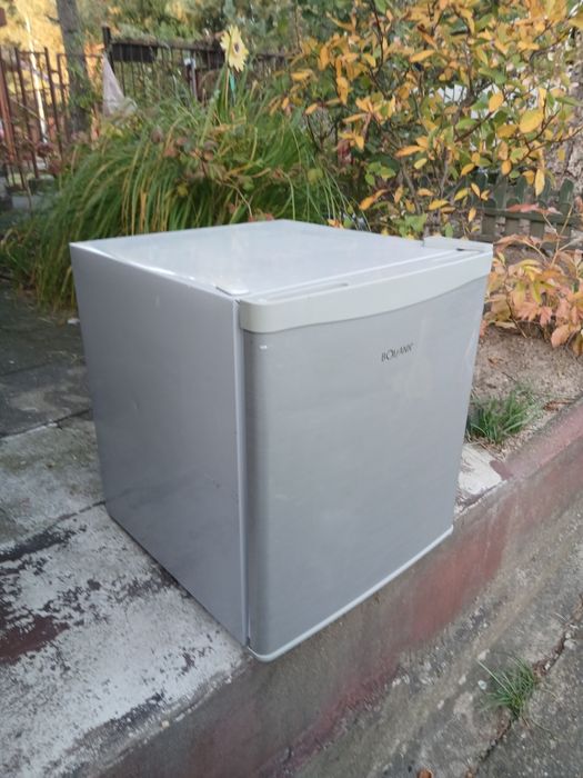 Mała lodówka z małym zamrażarnikiem firmy BOMANN  energooszczędna A ++