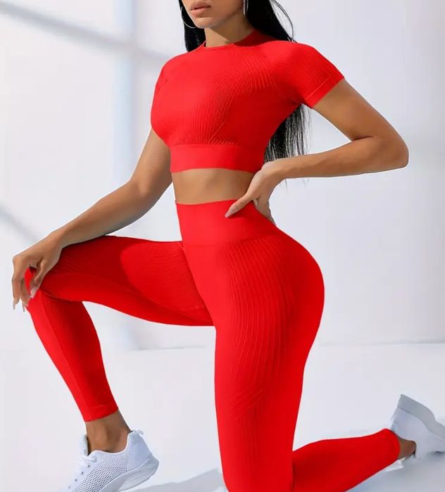 Czerwony strój fitness komplet top legginsy nowy